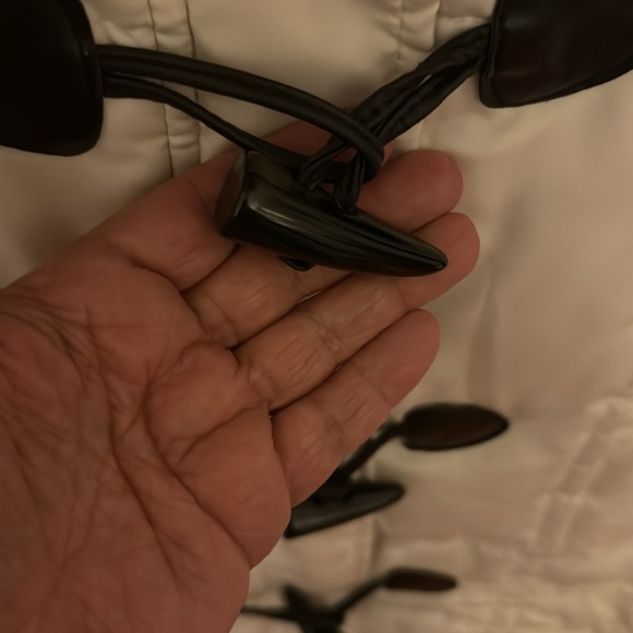 Ivory Vest - Picture 3 of 5